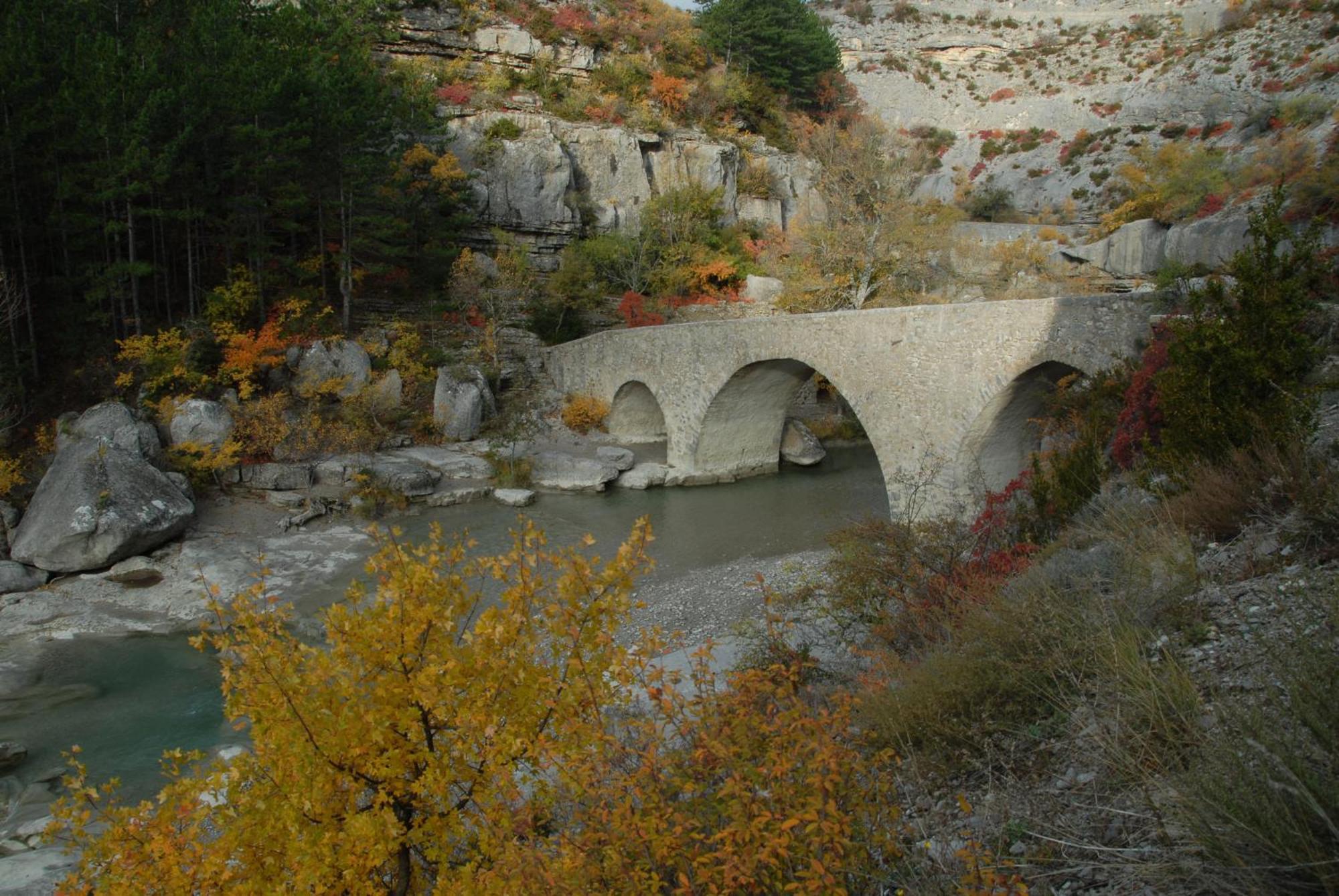 Appartement Entre Sisteron Et Gorges De La Meouge " Les Hauts De Toscane " Ribiers Екстер'єр фото